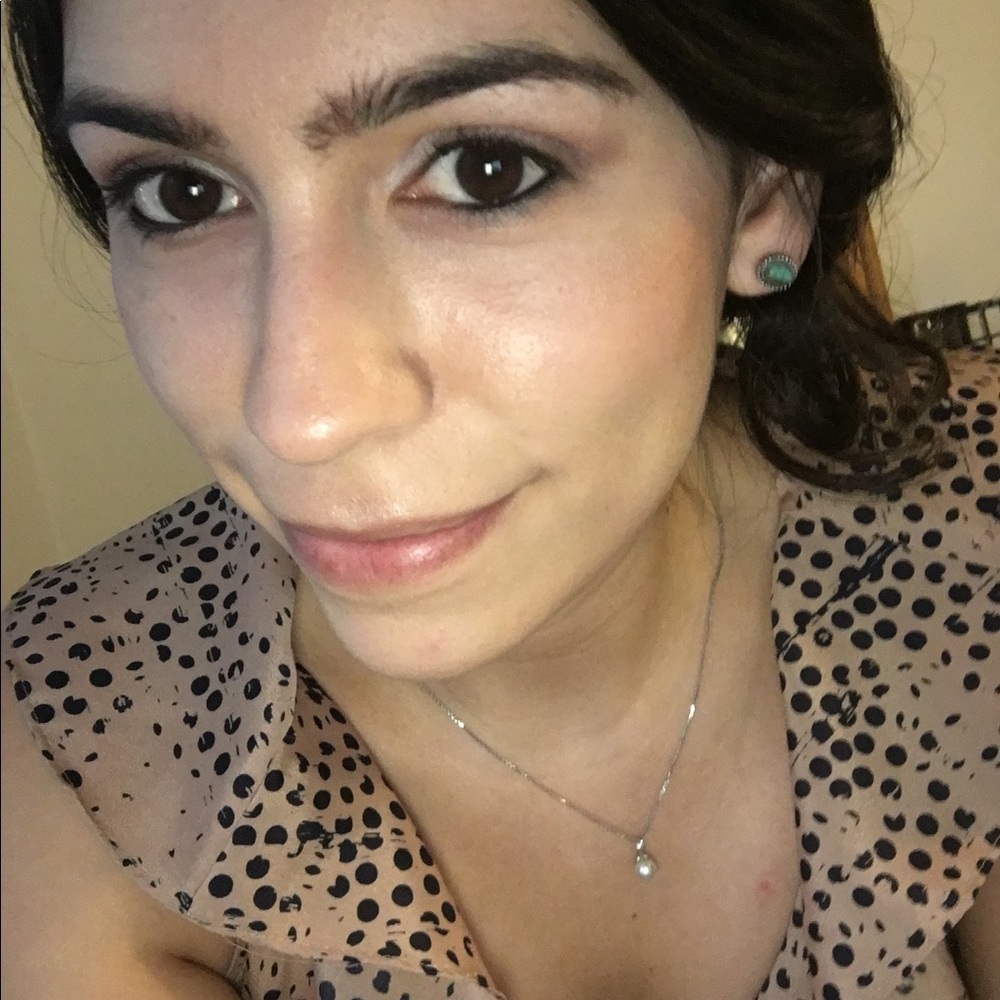 Meet your Posher, Alejandra